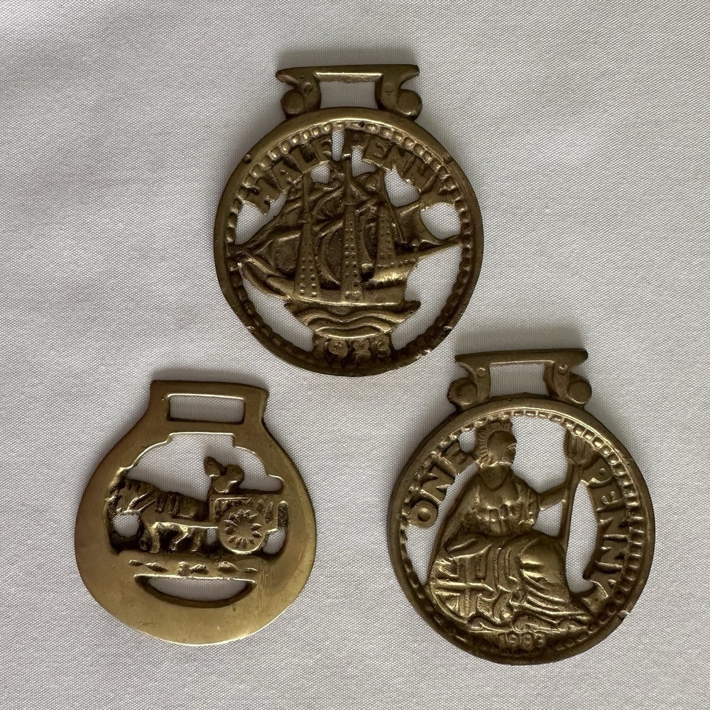 Brass Horse Medallion Vintage English ONE PENNY 1983 Lot